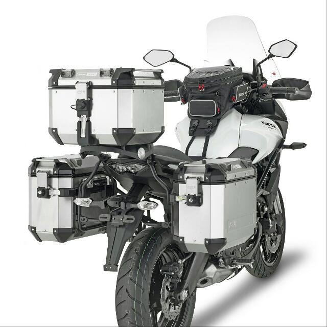 Kawasaki Versys 650 (2015+) Givi Trekker Outback Panniers and Top Case ...