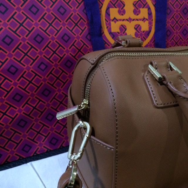 Tory Burch Leather Doctor's Bag, Luxury, Bags & Wallets on Carousell