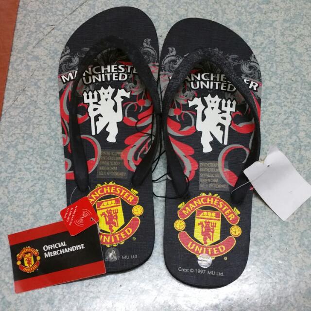 Brand New Man U Slipper For Sale Men S Fashion Footwear On Carousell