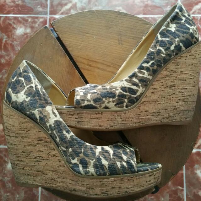 nine west leopard print shoes