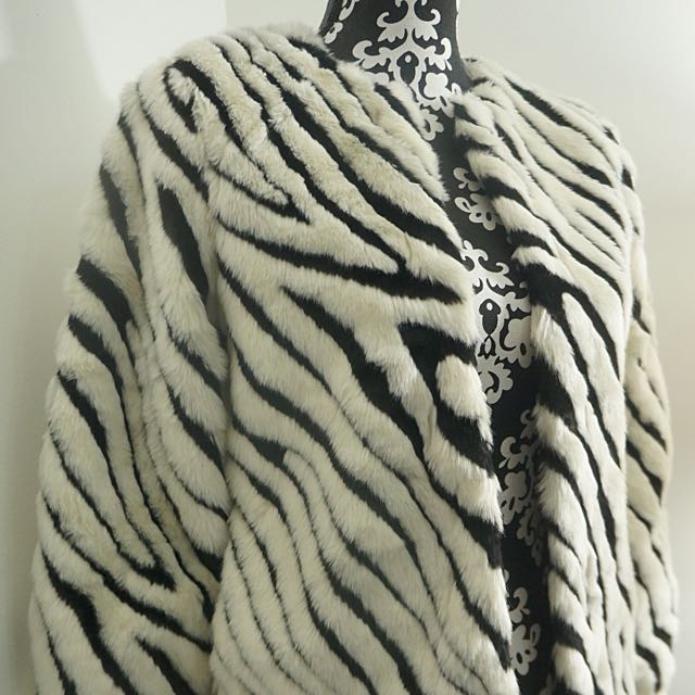 H&m green faux fur jacket new arrivals