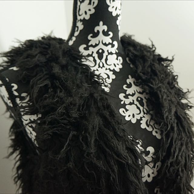 H&m faux fur vest womens online