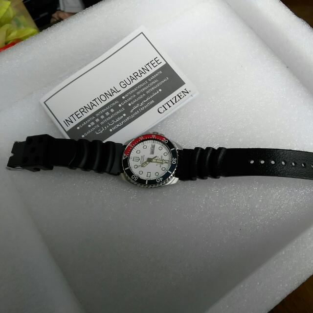 Citizen NY230009B Dive Watch (Rare White Face with Pepsi Bezel) Priced