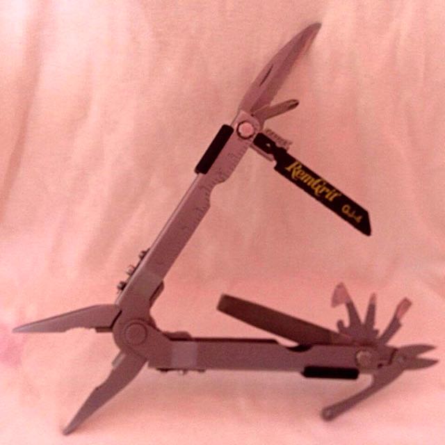 Gerber MultiTool, Men's Fashion, Watches & Accessories, Accessory