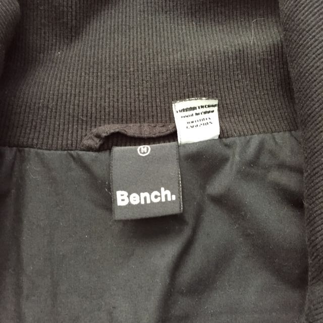 Bench Jacket (Category: Clothes) located in Toronto. Submitted by _l3ren (Listing ID 72884096, Image 3). Description: .