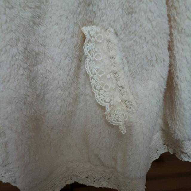 Furry Cream Cape Jacket With Lace And Hood, Women's Fashion, Coats