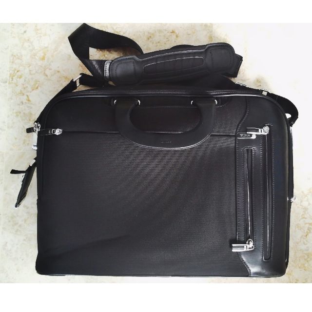 Tumi outlet arrive narita