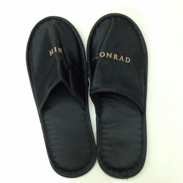 Conrad slippers Outlet