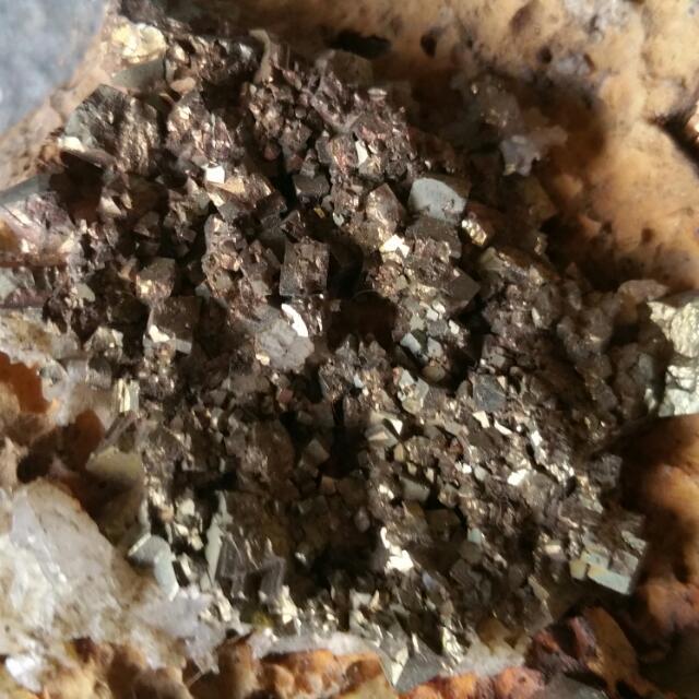Stone......? (Category: Precious Stones) located in Singapore. Submitted by sweet_kong (Listing ID 72967554, Image 3). Description: .