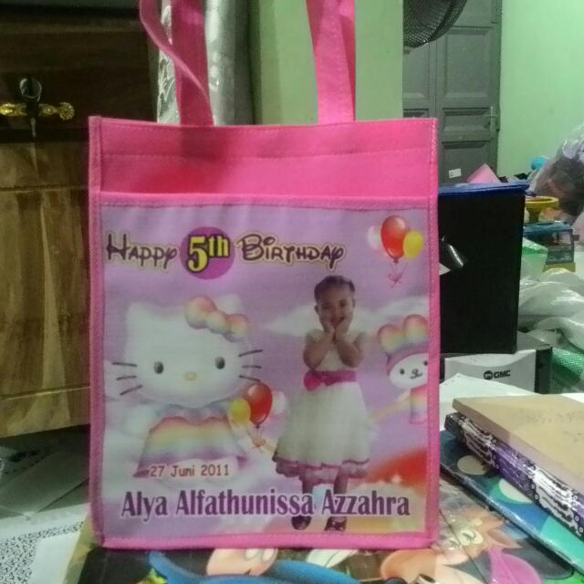 Tas Ultah Anan Desain Suka Suka Tema Hello Kitty Babies Kids