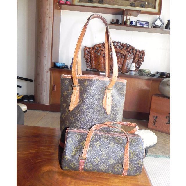 Louis Vuitton LV Tote Bag /chain shoulder bag, Women's Fashion, Bags &  Wallets, Purses & Pouches on Carousell