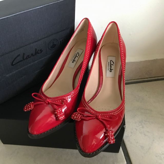 clarks red heels