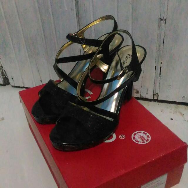 Heels Fladeo Sz 38 Hitam Gliter Fesyen Wanita Sepatu Di Carousell