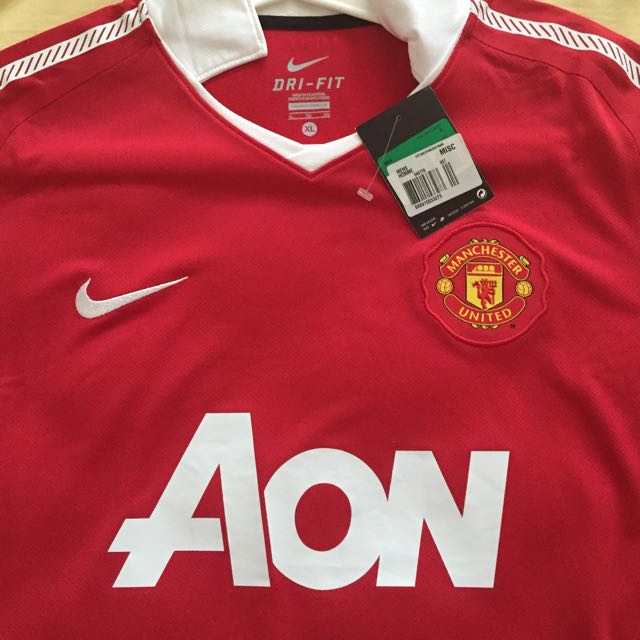 Manchester United Player Issue Jersey, Men's Fashion, Activewear on  Carousell