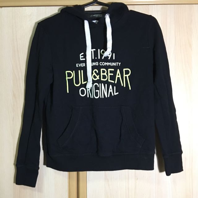 pull and bear logo hoodie women's