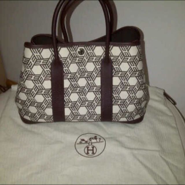 Hermes Garden Party 39 Grey Toile with Black Leather., Luxury, Bags &  Wallets on Carousell