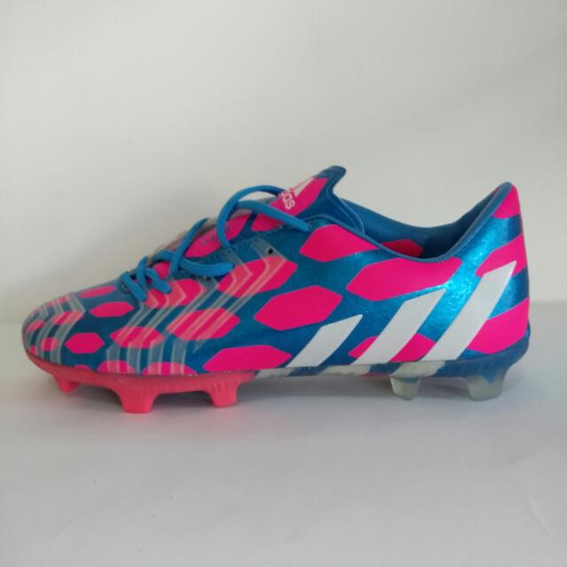 Sepatu Bola Adidas Predator Men S Fashion Men S Footwear On Carousell