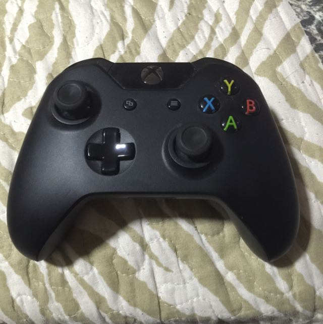Original Xbox One Controller, Video Gaming, Gaming Accessories, Controllers on Carousell