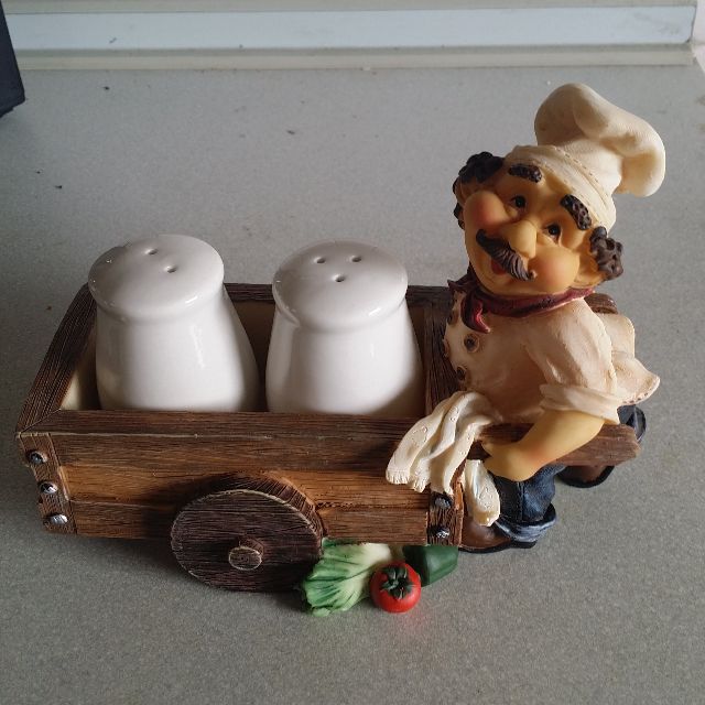 Unused Cooking Papa Chef Salt Pepper Shaker Kitchen Deco