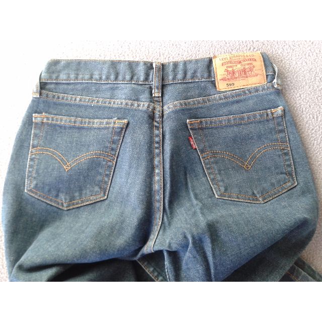 Authentic Levi's 599 (Category: Others Tops) located in Makati City. Submitted by dotdotdotzzz (Listing ID 73599154, Image 2). Description: Authentic Levi's 599 - hipster, botton-fly, slim fit, size 27 - used/not brand new.