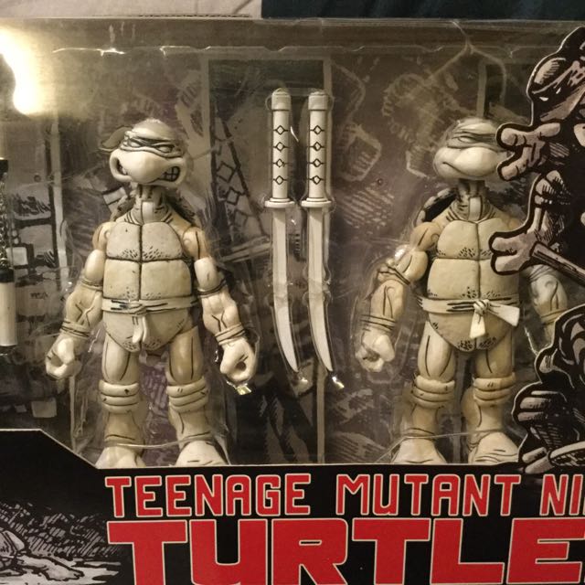 NECA 2008 Teenage Mutant Ninja Turtles Black & White Comic