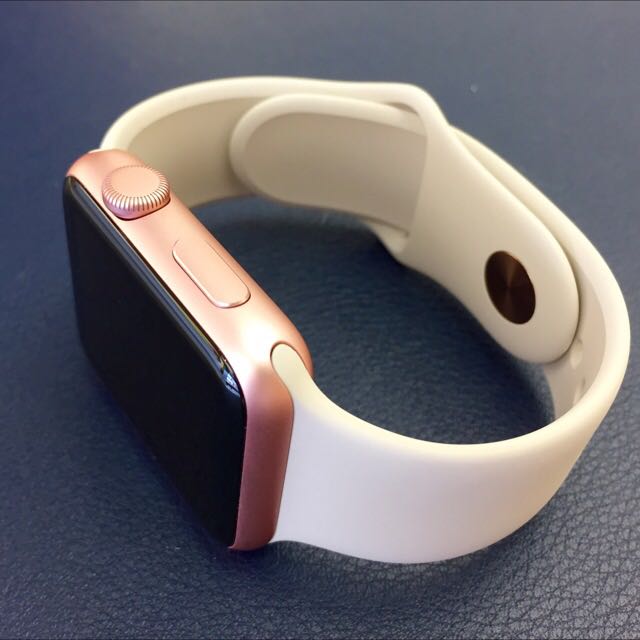 Rose Gold apple Watch 42mm With Black Milanese Loop And 2 Sports Band