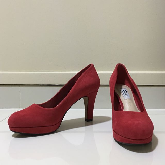 Clarks shop red pumps