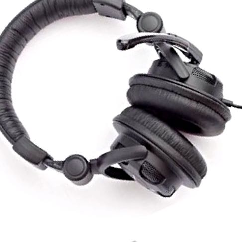 Head Set (Category: Music Accessories) located in Singapore. Submitted by 128sales (Listing ID 73693000, Image 3). Description: .