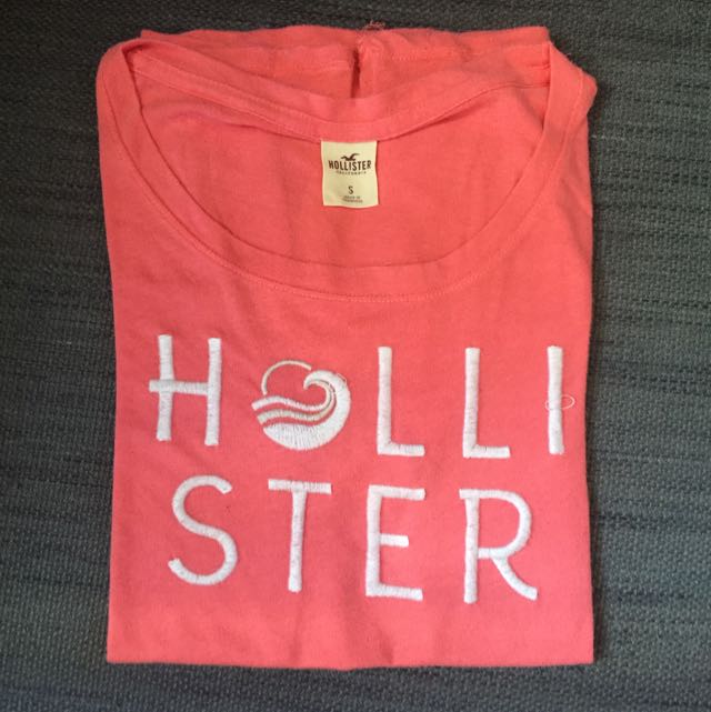 hollister red t shirt