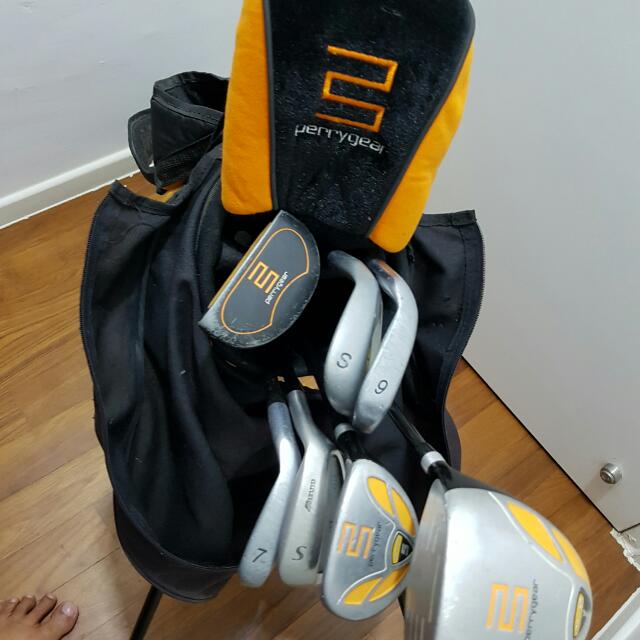 Perry gear golf clearance