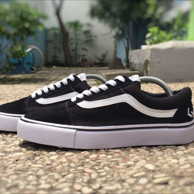 Gambar Sepatu  Vans  Laki Laki Gambar Sepatu 