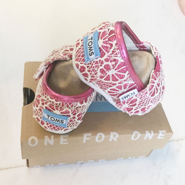 toms pink sparkle shoes