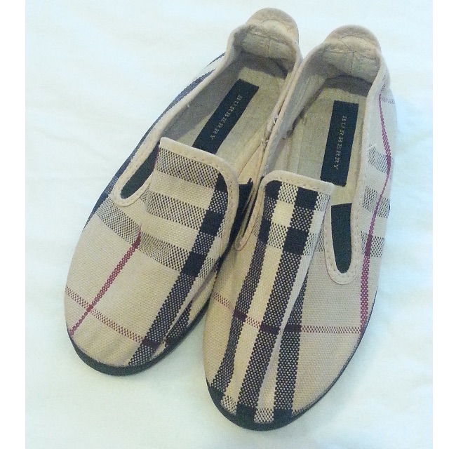 Fast Deal $12 BURBERRY Bedroom Slippers 