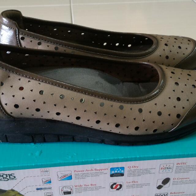 Kasut Kesihatan Medifeet Women S Fashion Shoes On Carousell