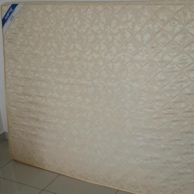 Sunpillo 7inch Rubber Foam QUEEN Mattress Only, Furniture & Home Living, Furniture, Bed Frames