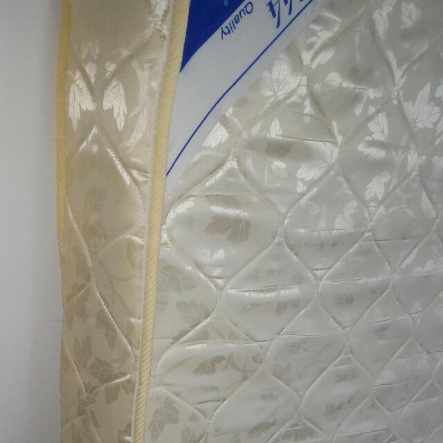 Sunpillo 7inch Rubber Foam QUEEN Mattress Only, Furniture & Home Living, Furniture, Bed Frames