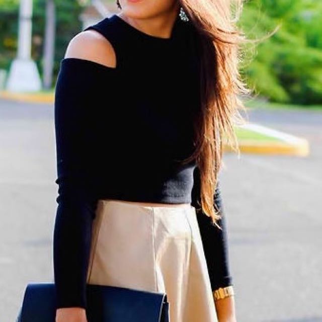 cut out shoulder black top