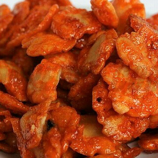 Emping Melinjo Pedas Manis 200 Gram Makanan Minuman Snek Di Carousell