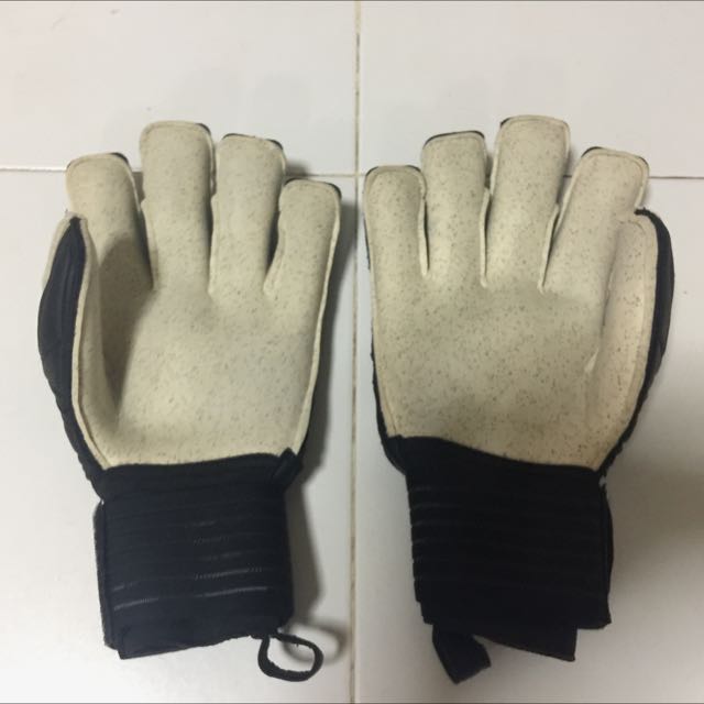 Invictus stealth+ goalkeeper gloves clearance