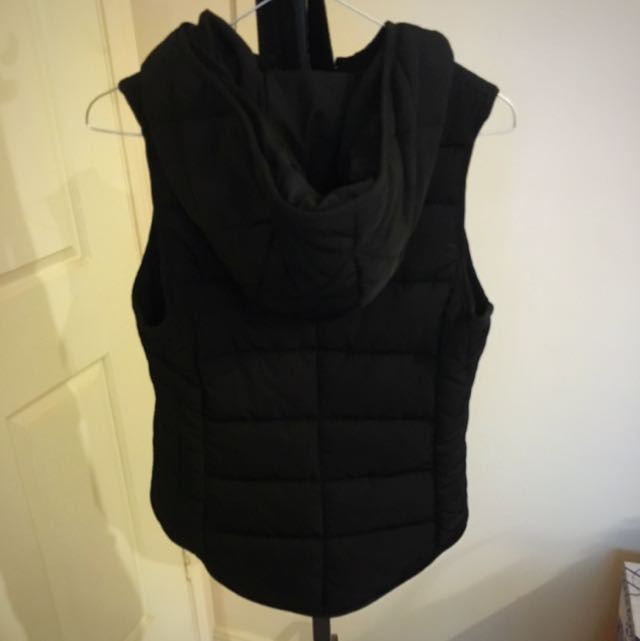 Brand New Never Been Worn Milk And Honey Puffer Vest Women S