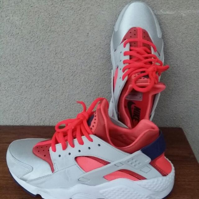 Nike Huarache size 7, Sports, Athletic 