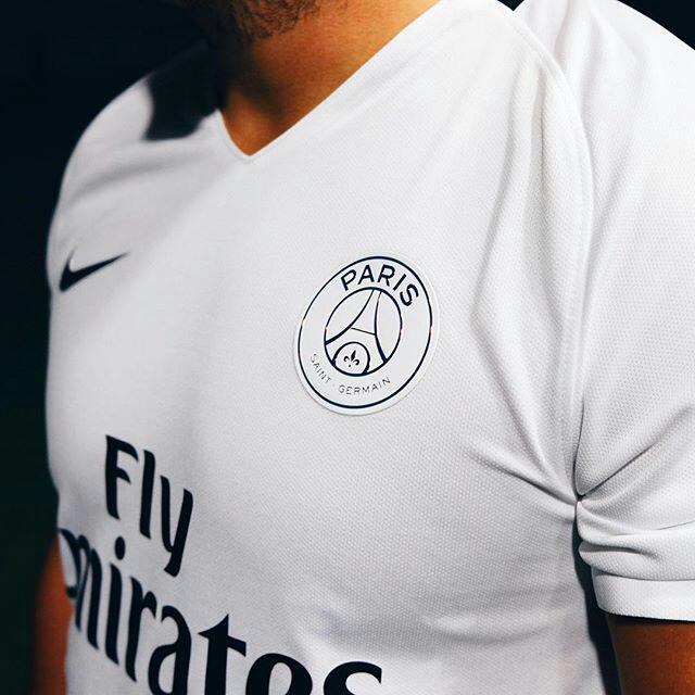 The PSG 16-17 third kit introduces a special and unique design with  iridescent…