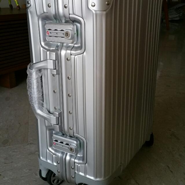 samsonite makeup train case