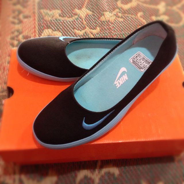 sepatu sandal nike wanita