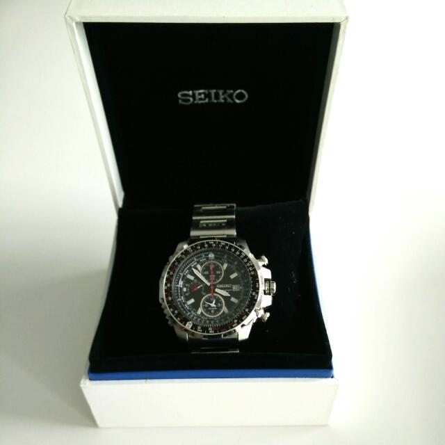 Authentic Seiko Chronograph 100m 7T62-OJRO, Men's Fashion, Watches &  Accessories, Watches on Carousell