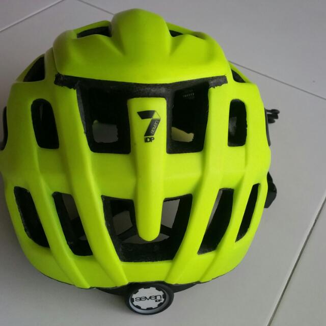 seven mountain bike helmet