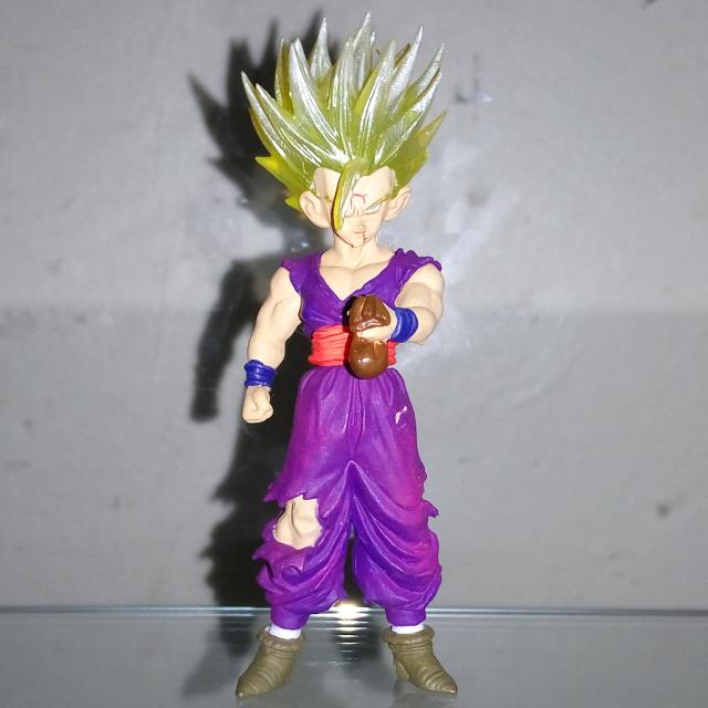 Dragon Ball Z Gohan Super Saiyan Holding A Bag Of Senzu Bean Toys