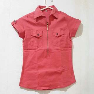 Kemeja Merah Pastel