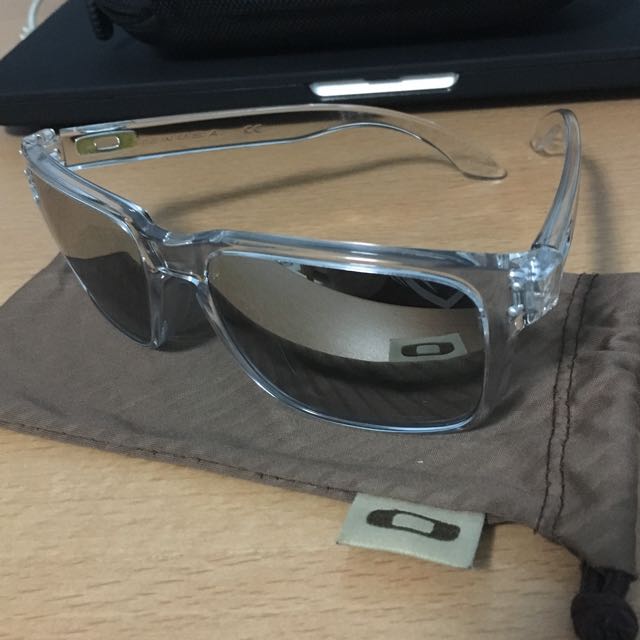 reserved) Oakley Holbrook Chrome Iridium Clear, Men's Fashion, Watches &  Accessories, Sunglasses & Eyewear on Carousell