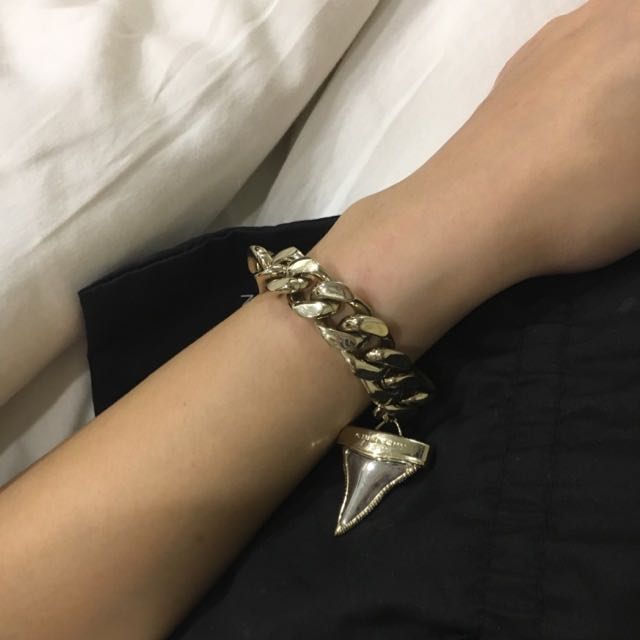 Givenchy shark tooth bracelet outlet